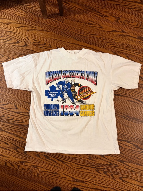Other - Vintage Toronto Maple Leafs shirt